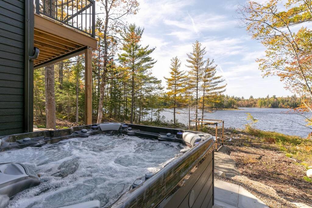 Numinous Cottage Long Lake Oasis Centre Rawdon المظهر الخارجي الصورة